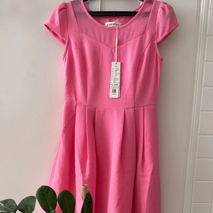 پیراهن صورتی