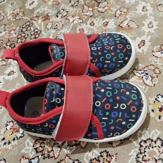 کفش بچگانه