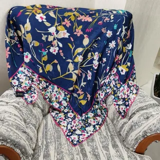 روسری ابریشم دور دست دوز