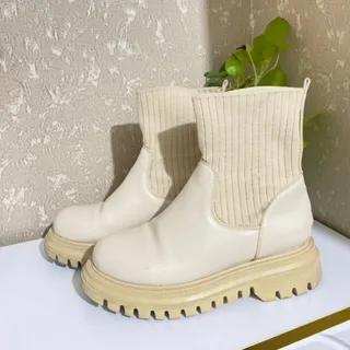 بوت دخترانه