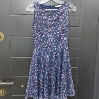 پیراهن دخترانه