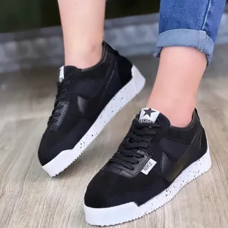 کفش اسپرت نایک