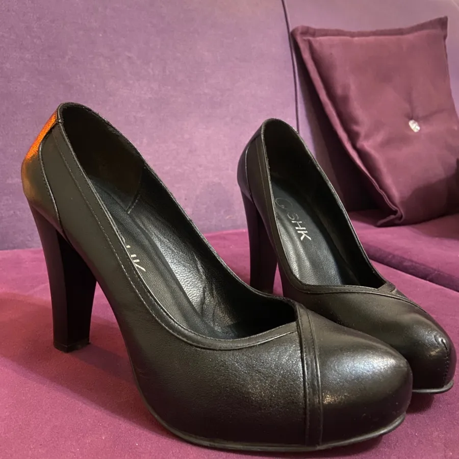کفش مشکی پاشنه دار