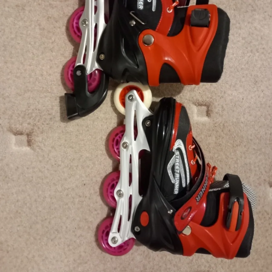 کفش اسکیت قرمز