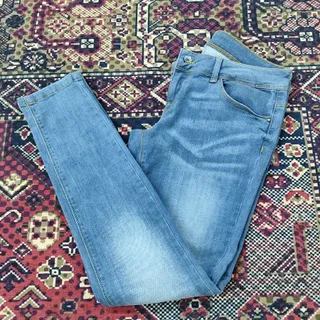 شلوار لی اسکینی