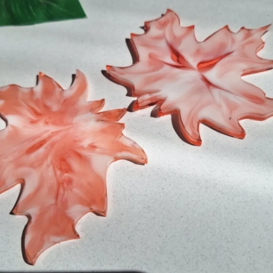 زیرلیوانی برگ رزینی