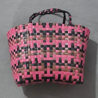 سبد دستبافت سرخابی