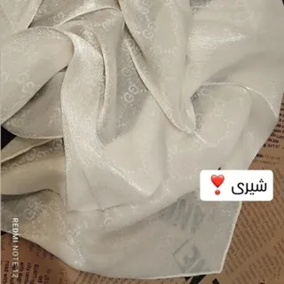 شال و مینی اسکارف