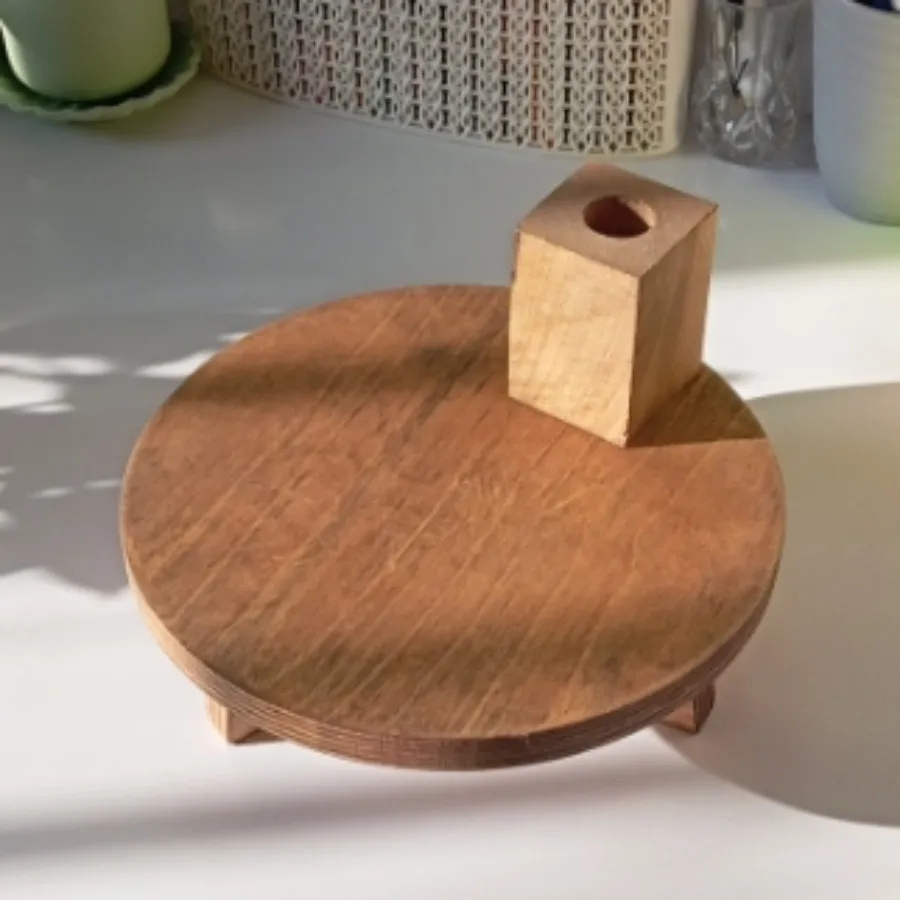 استند چوبی پایه دار