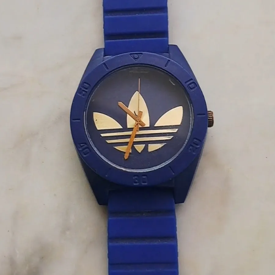 ساعت  آدیداس