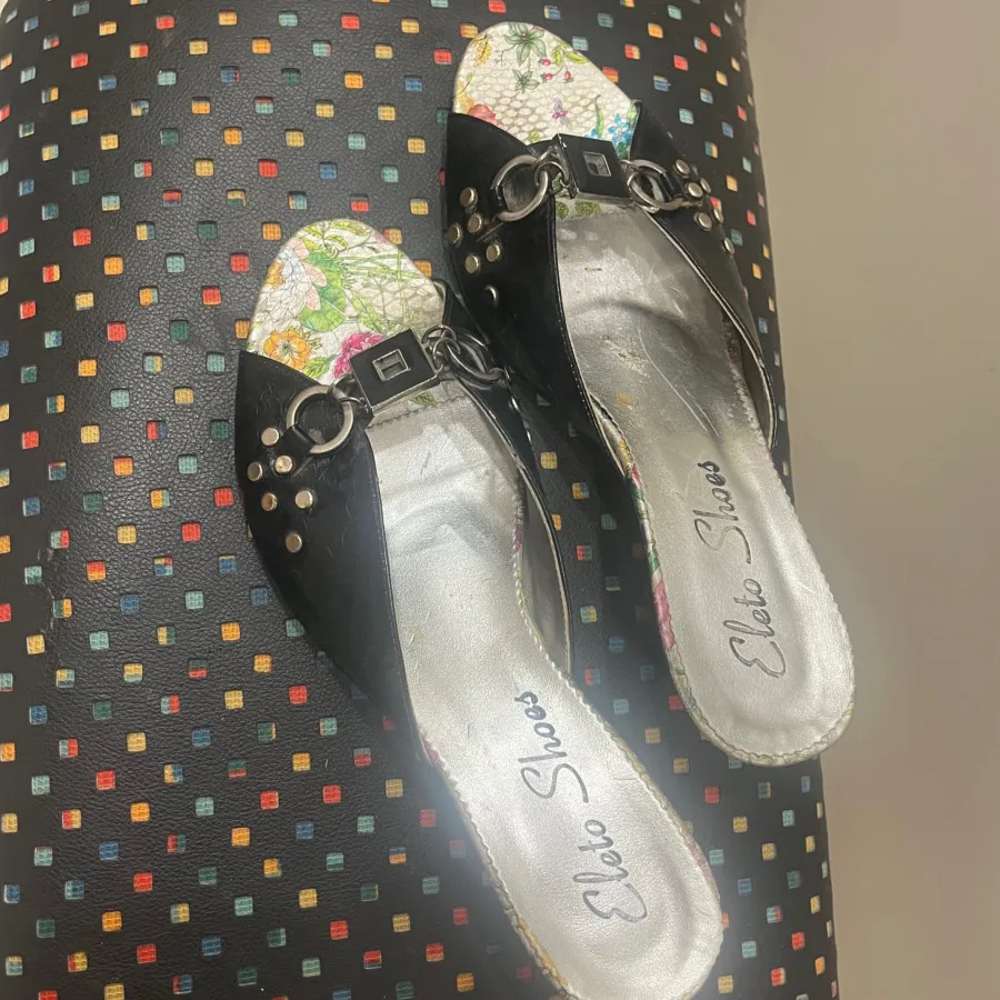 کفش مشکی چرم