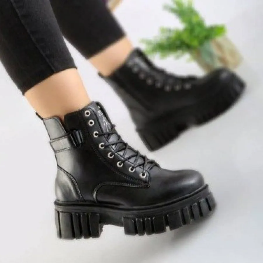 نیم بوت نیگا