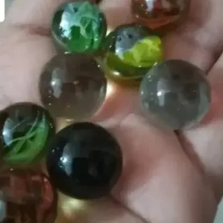 گوی های شیشه ای