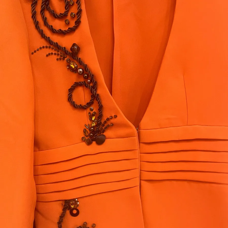 کت مجلسی نارنجی پر کار