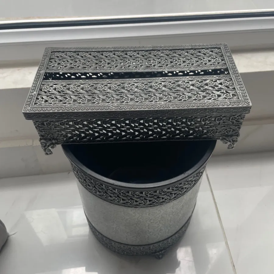 سطل و جادستمال