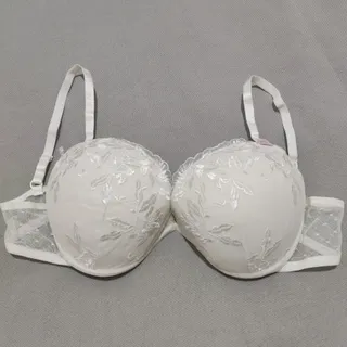 سوتین برند Nayomi امارات