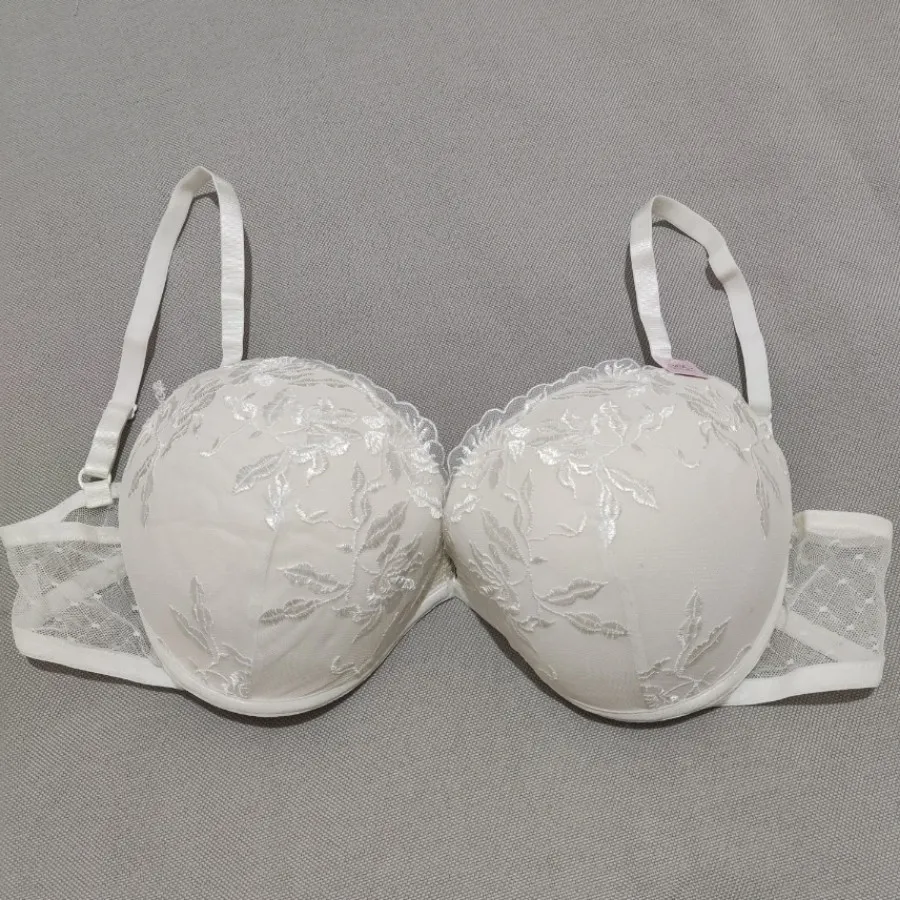 سوتین برند Nayomi امارات