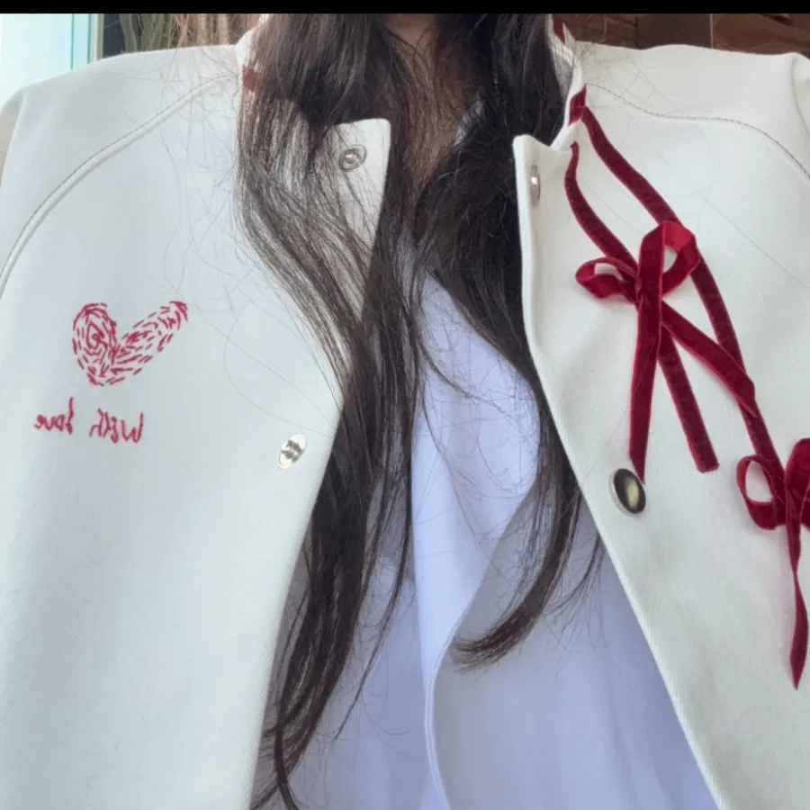 کت جین سفید واپیون زرشکی