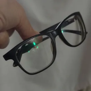 عینک طبی کارکرده