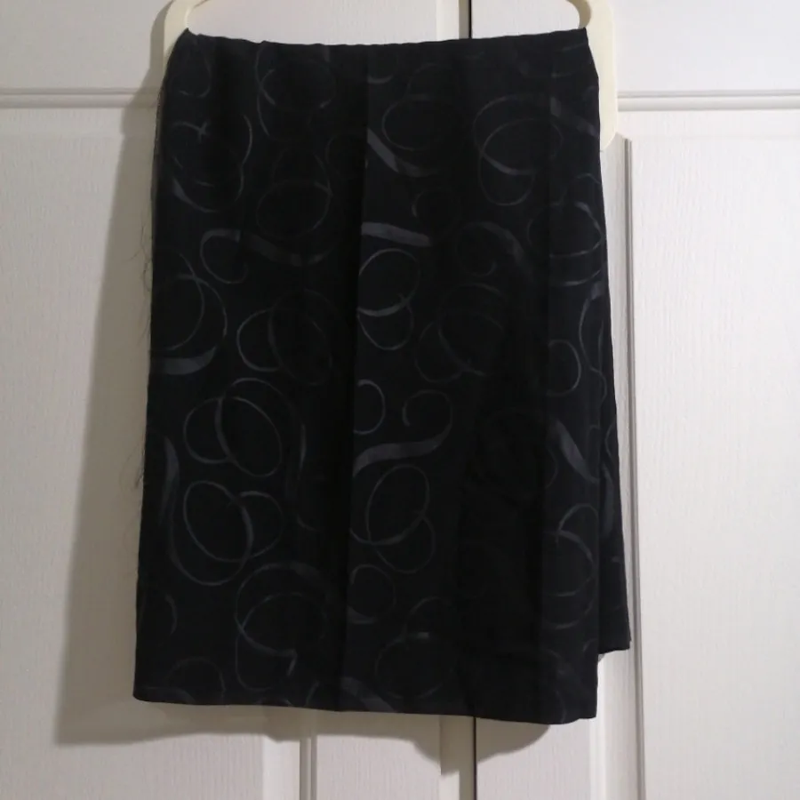 پارچه مشکی طرحدار