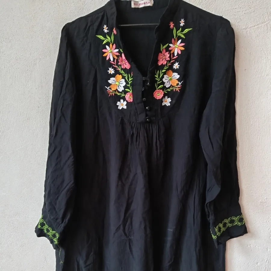 مانتو گلدوزی