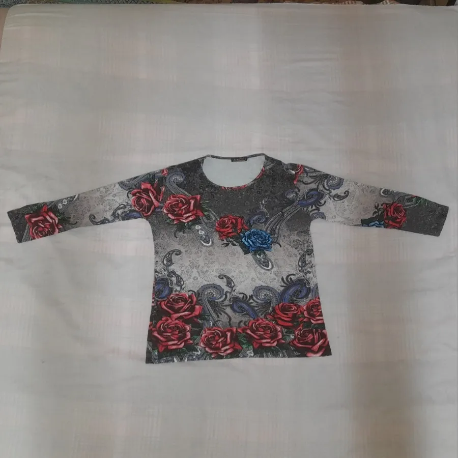 بلوز گلدار زنانه