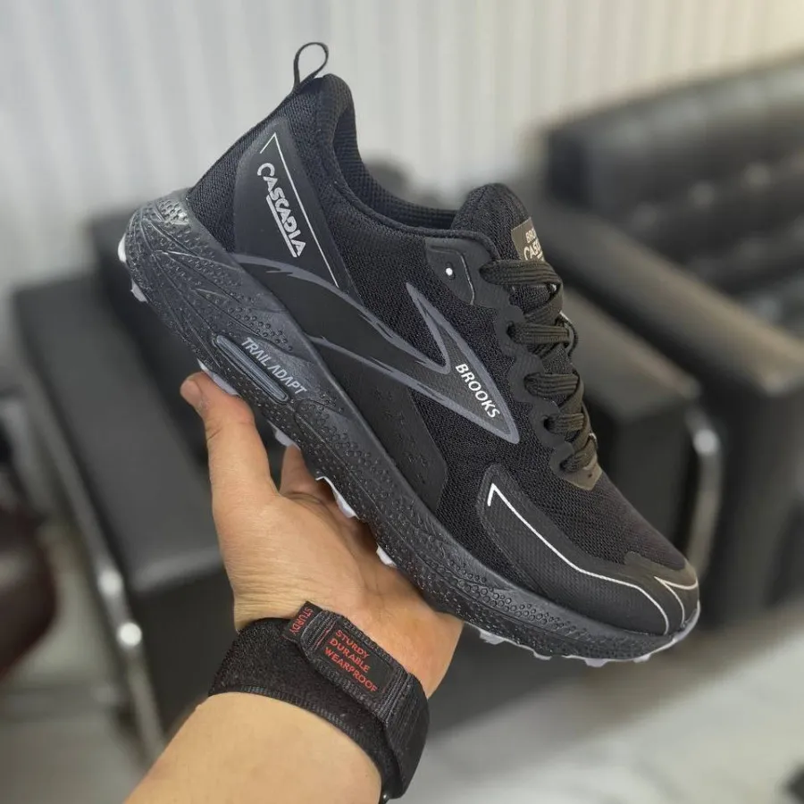 کتونی بروکس تمام مشکی