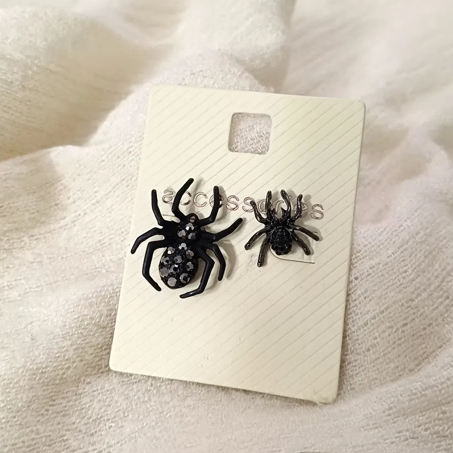 گوشواره تا ب تا عنکبوت