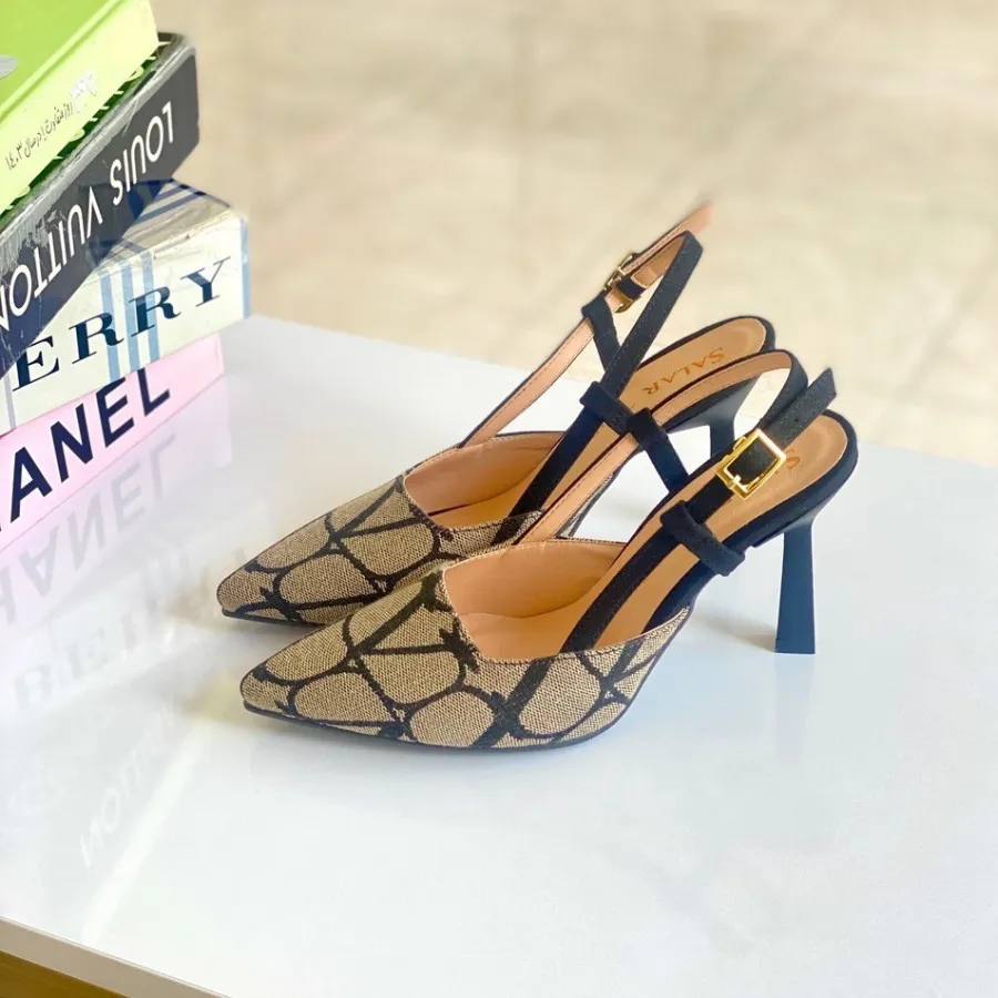 کفش پاشنه بلند ولنتینو