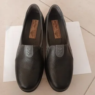 کفش چرم زنانه
