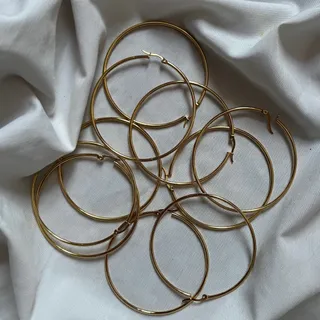 گوشواره حلقه‌ای بزرگ