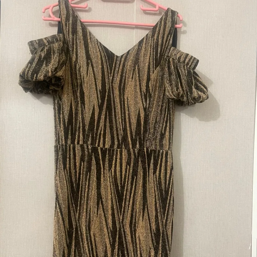 لباس مجلسی لمه طلایی مشکی