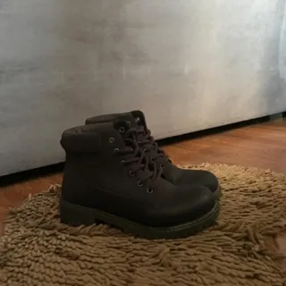 نیم بوت Defacto