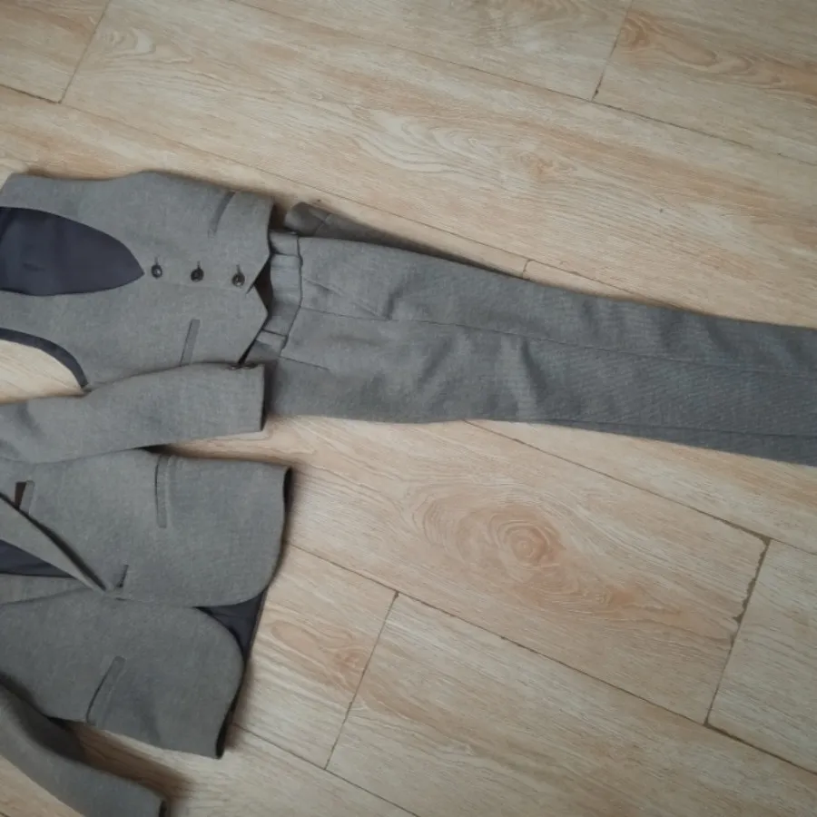 کت وشلواربهمراه جلیقه