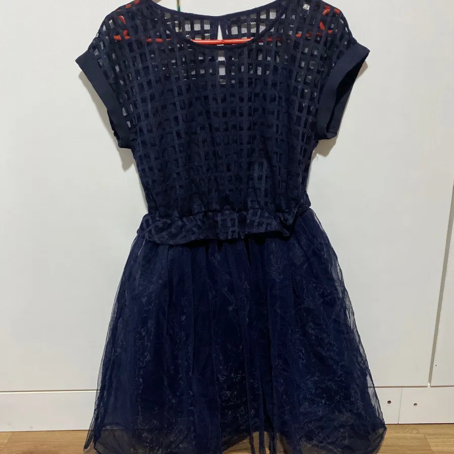 پیراهن دخترانه