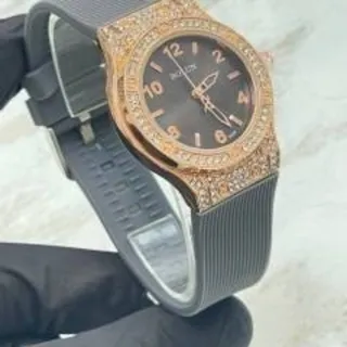 ساعت طرح هابلوت