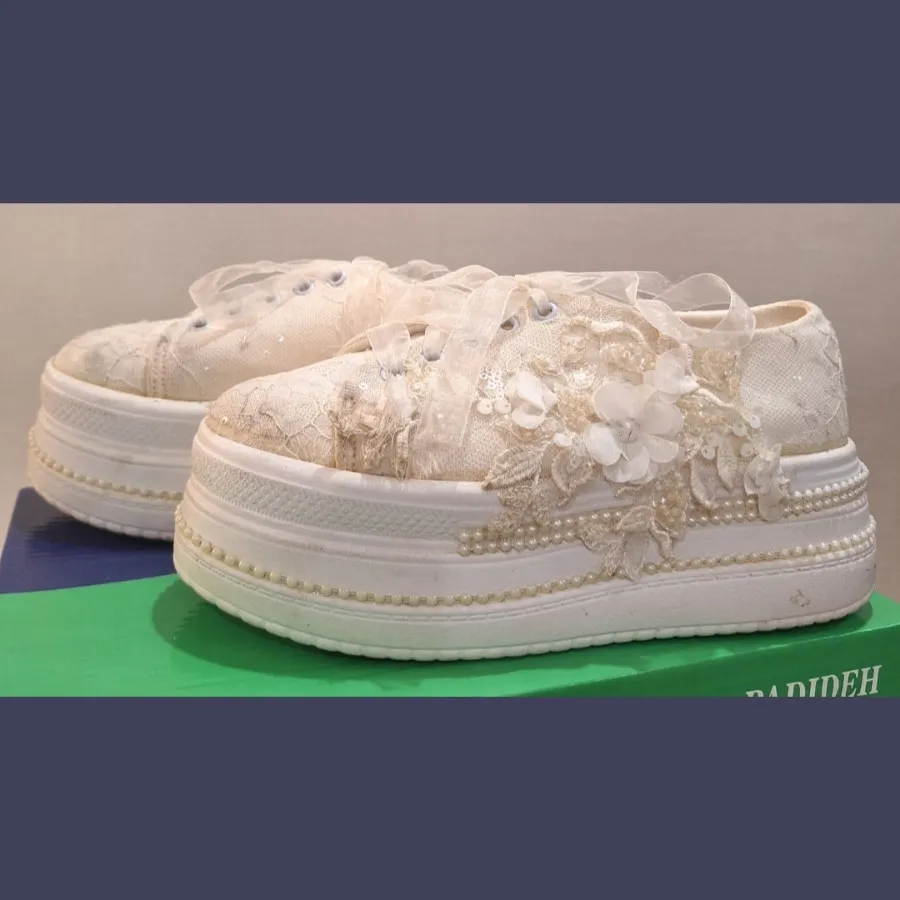 کتونی عروس دانتل فرانسه