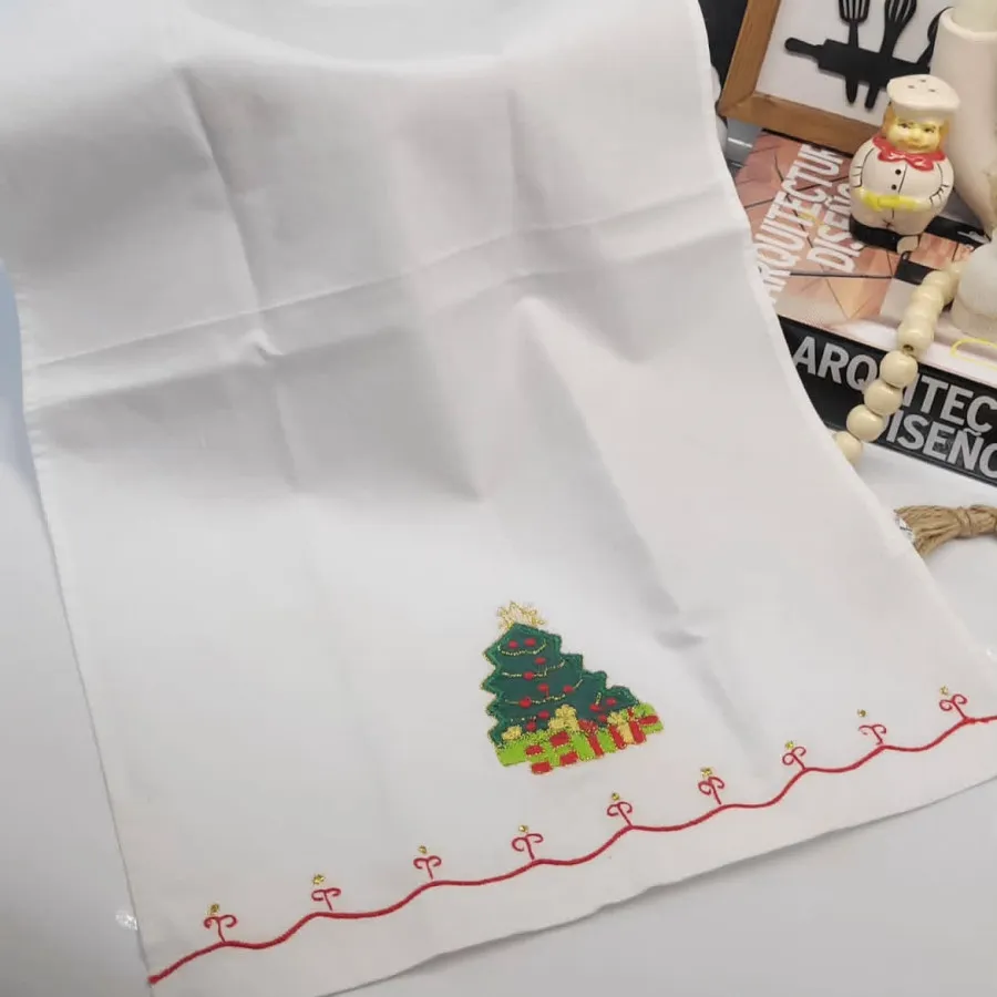 دستمال گلدوزی کاج