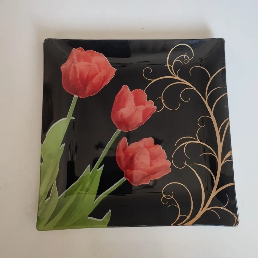 سینی و بشقاب میوه خوری