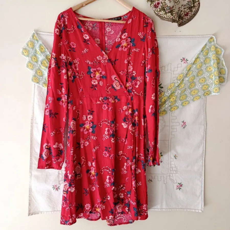 پیراهن قرمز گلگلی خارجی