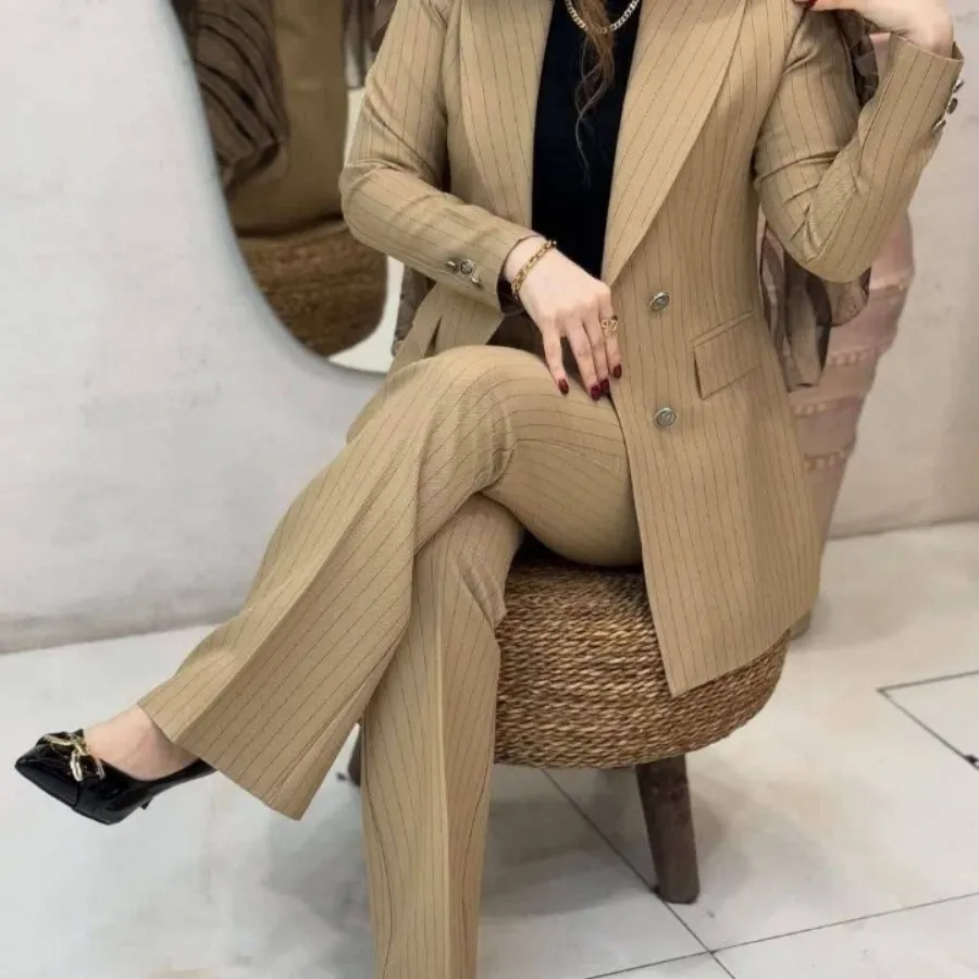 کت و شلوار دیپلمات سفید