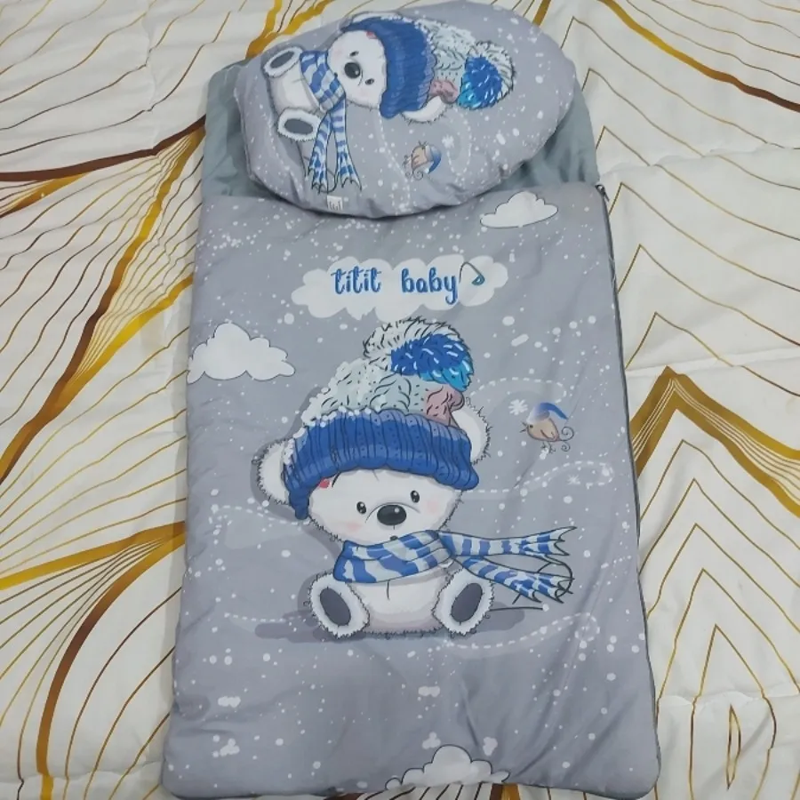 کسیه خواب و متکی نوزاد