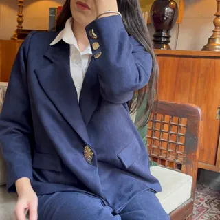 کت دکمه بادبزن