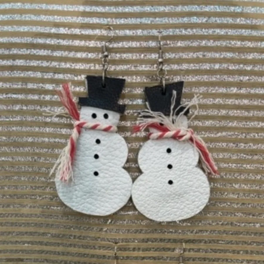 گوشواره آدم برفی چرم