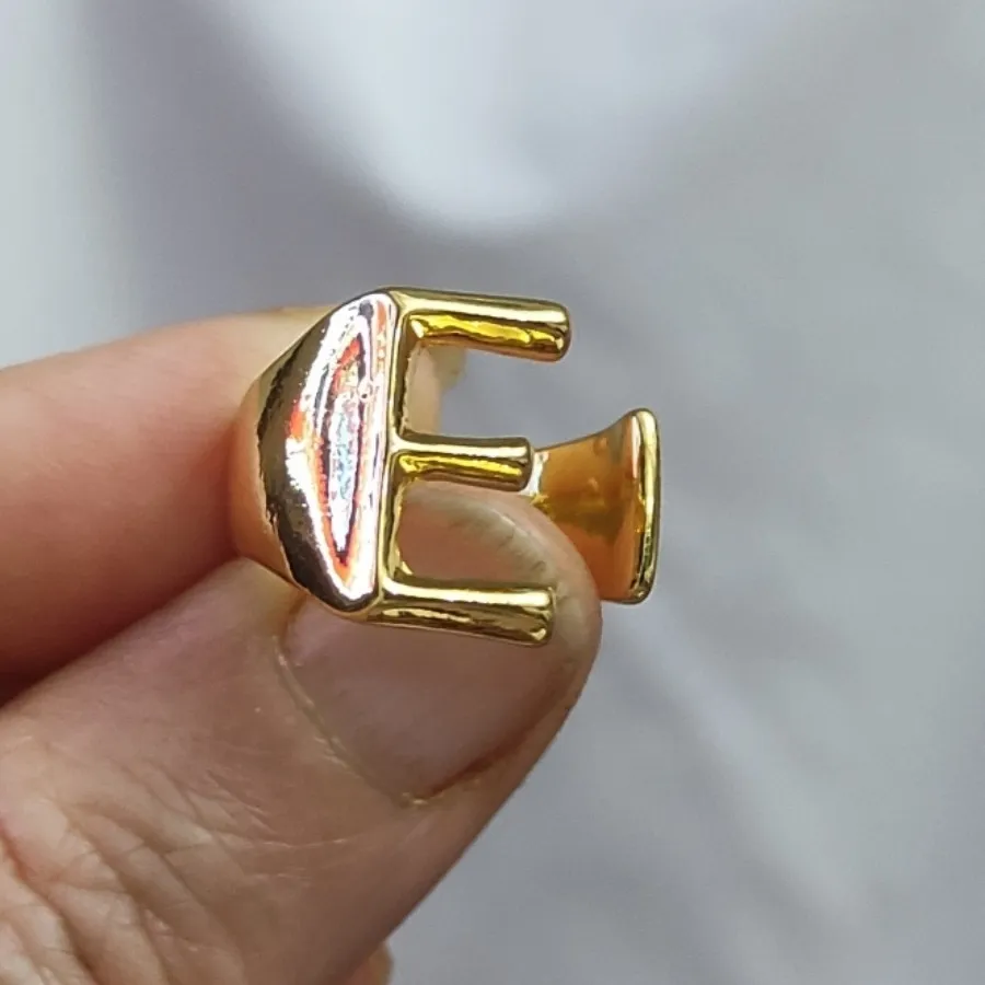 انگشتر حرفE