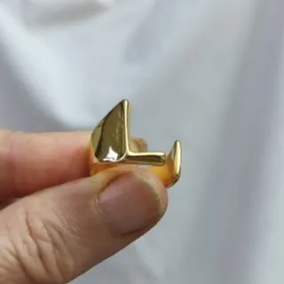 انگشتر حرف L