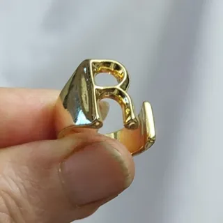 انگشتر حرف R