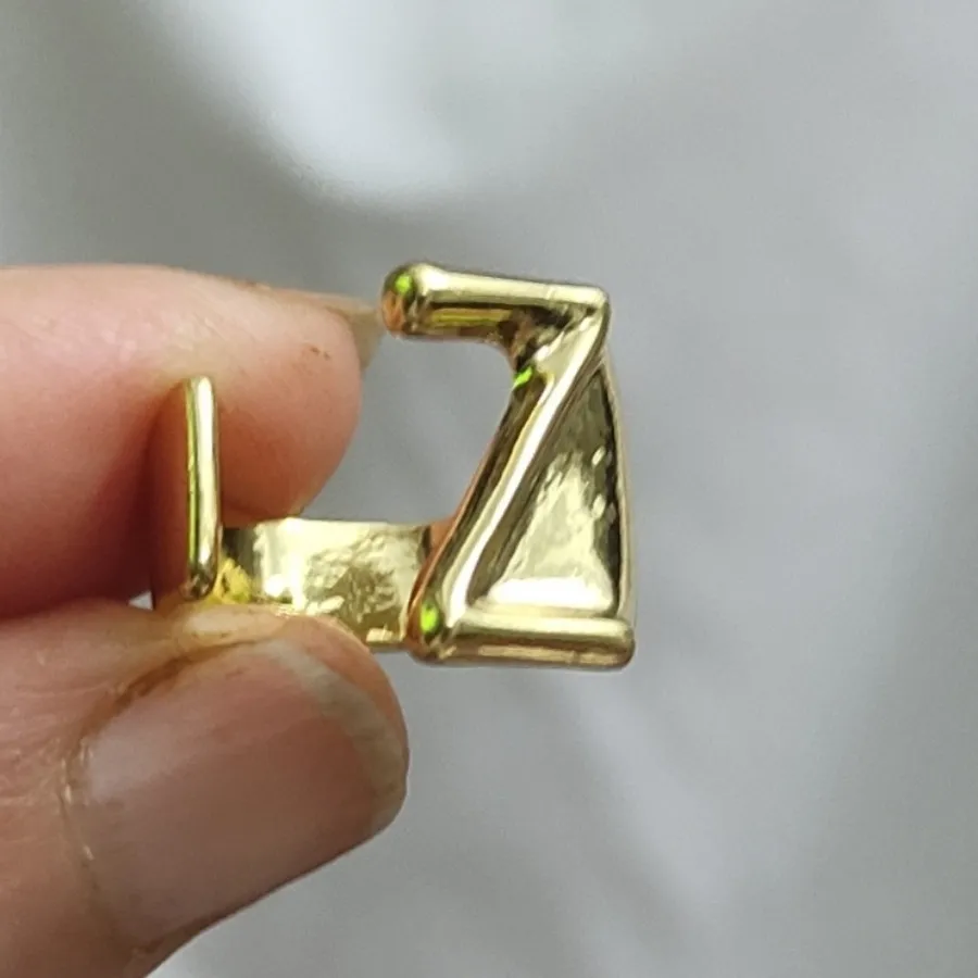 انگشتر حرف Z