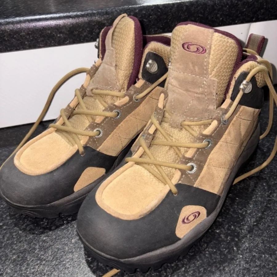 کفش کوهنوردی برند سالامون