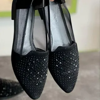 کالج/ بابت نگینی ترنج